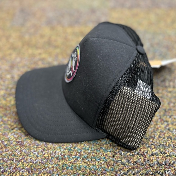 NEW! Quicksilver hat OSFA black SnapBack trucker mesh cap - Picture 4 of 8